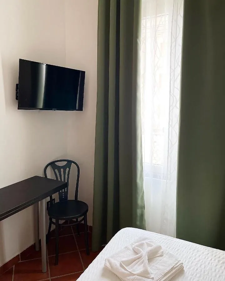 Dolce Vita Suite Альгеро 2*,