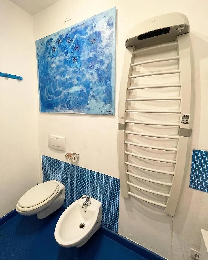 Dolce Vita Suite Альгеро 2*,